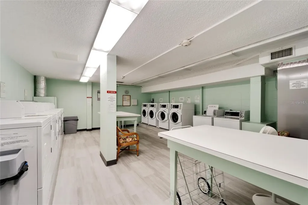 700 Mirror Terrace NW Winter Haven FL 33881