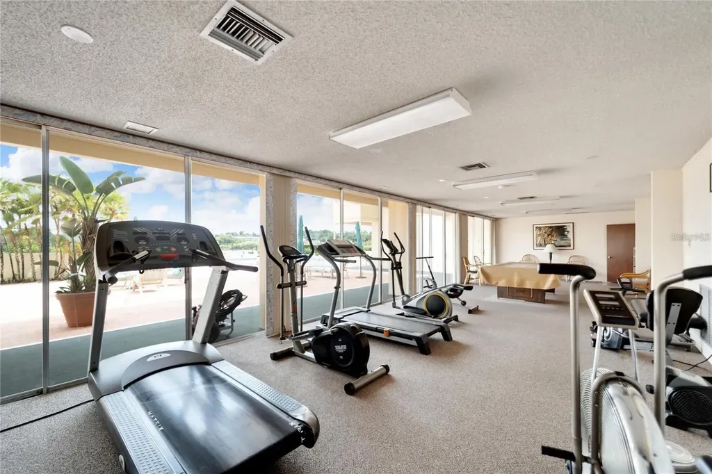 700 Mirror Terrace NW Winter Haven FL 33881
