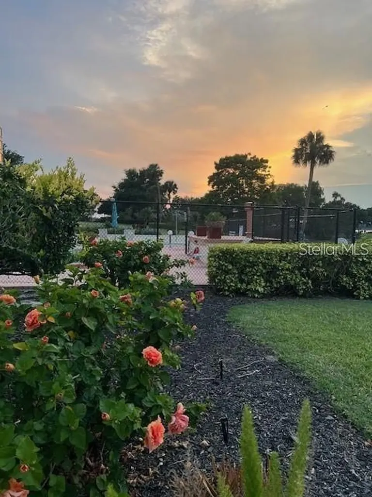 700 Mirror Terrace NW Winter Haven FL 33881