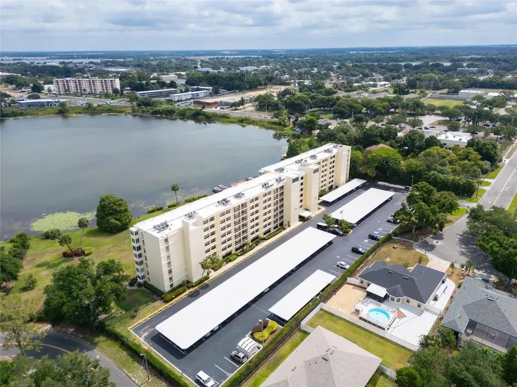 700 Mirror Terrace NW Winter Haven FL 33881