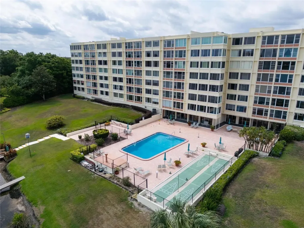700 Mirror Terrace NW Winter Haven FL 33881