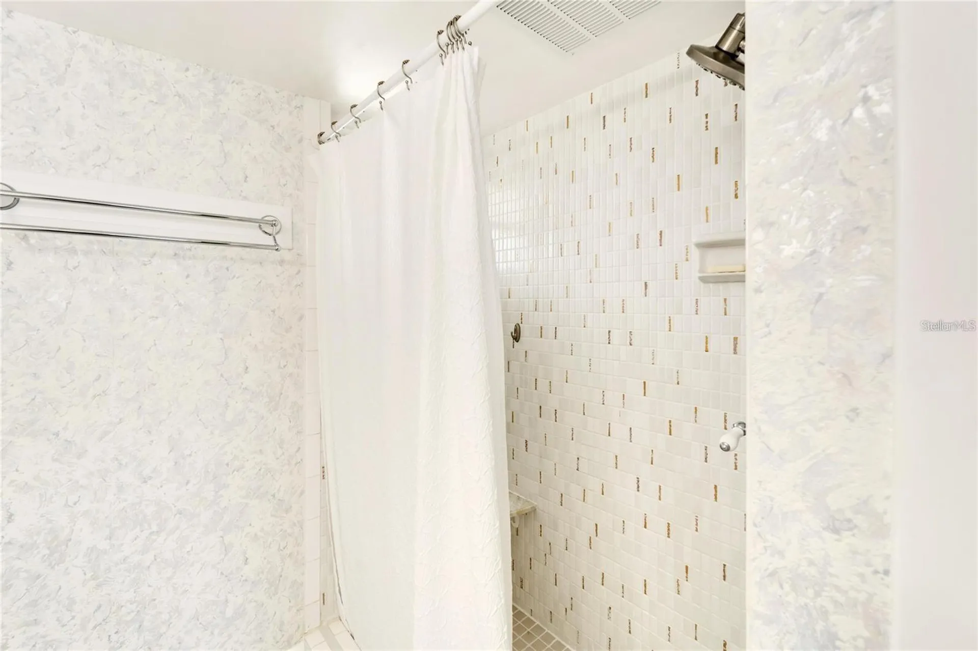 700 Mirror Terrace NW Winter Haven FL 33881