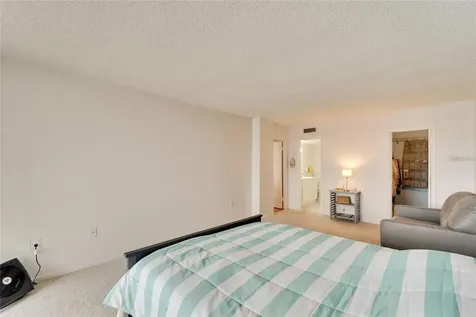 700 Mirror Terrace NW Winter Haven FL 33881
