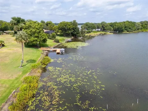700 Mirror Terrace NW Winter Haven FL 33881