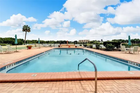 700 Mirror Terrace NW Winter Haven FL 33881