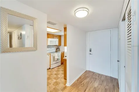 700 Mirror Terrace NW Winter Haven FL 33881