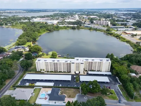 700 Mirror Terrace NW Winter Haven FL 33881