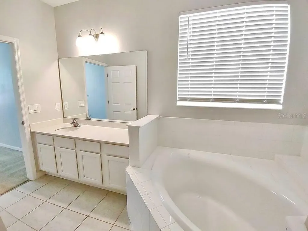 2143 Crofton Avenue Davenport FL 33837