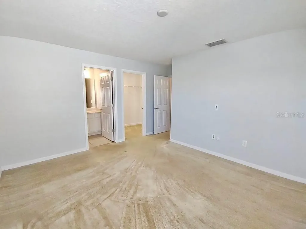 2143 Crofton Avenue Davenport FL 33837