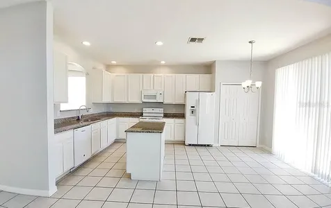 2143 Crofton Avenue Davenport FL 33837