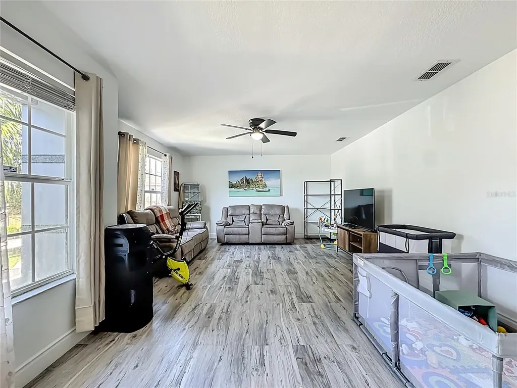 13841 Chihuly Court Orlando FL 32824