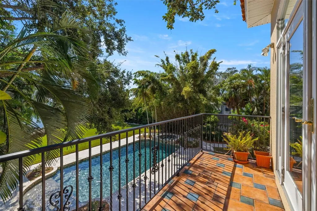7240 Dr Martin Luther King Jr Street S St Petersburg FL 33705