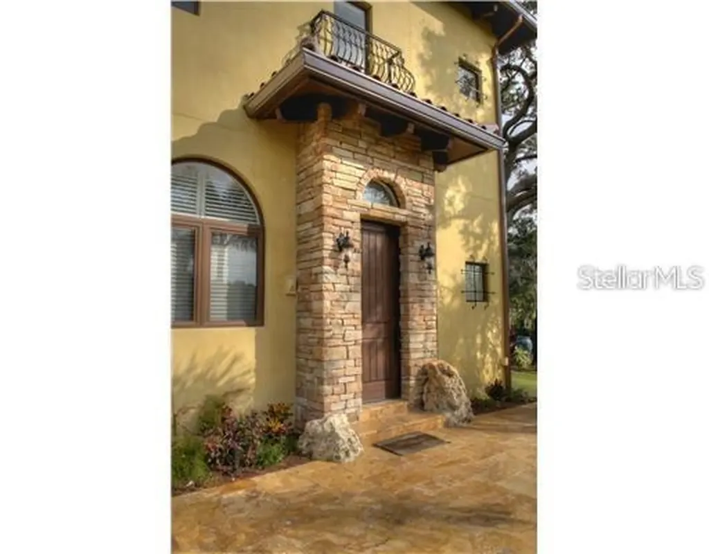 1953 Freedom Drive Clearwater FL 33755