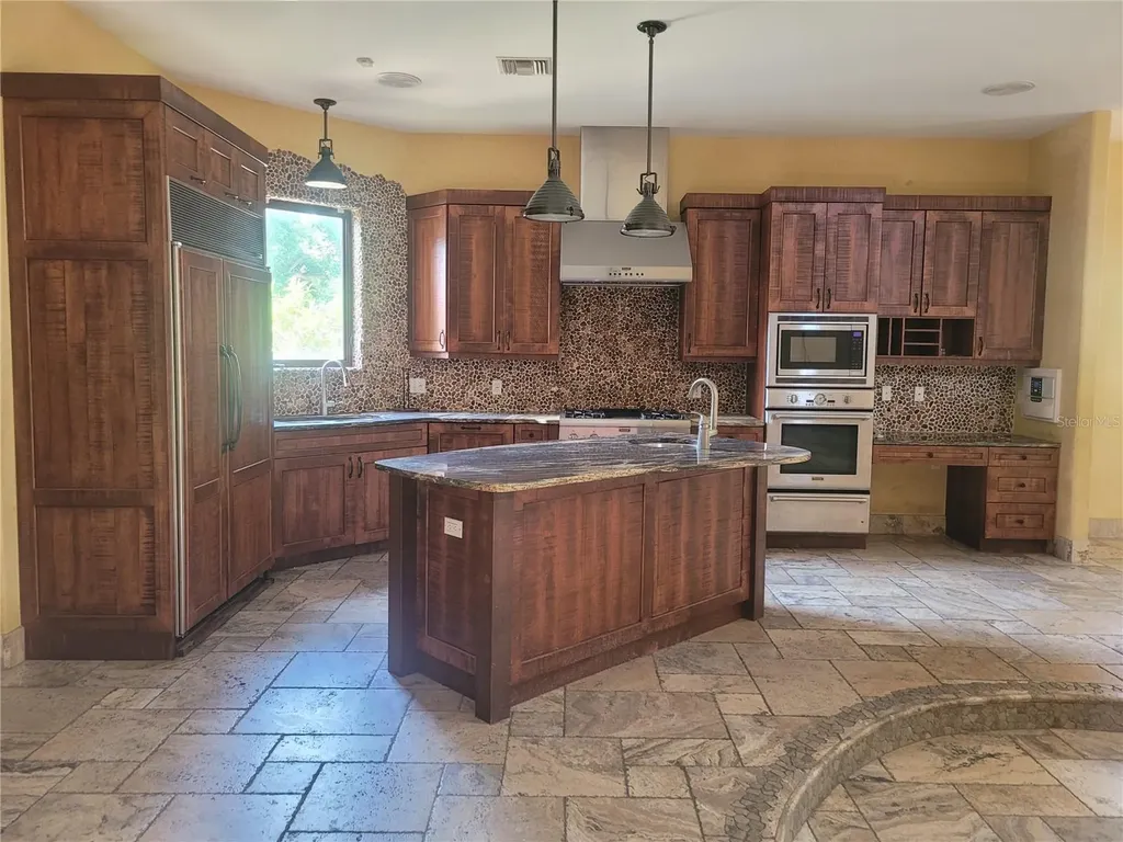 1953 Freedom Drive Clearwater FL 33755