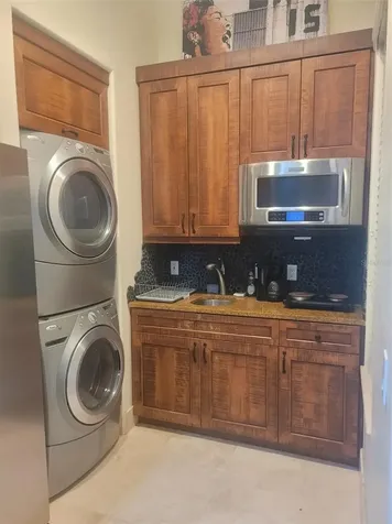 1953 Freedom Drive Clearwater FL 33755