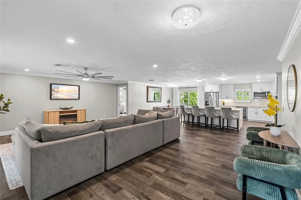 4592 40th Street S St Petersburg FL 33711
