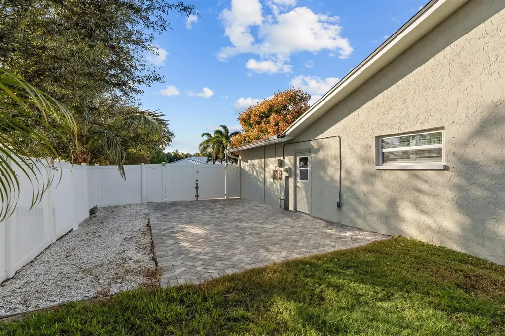 4592 40th Street S St Petersburg FL 33711