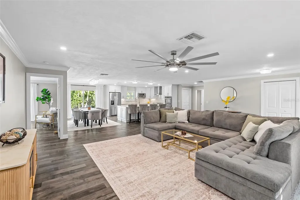 4592 40th Street S St Petersburg FL 33711