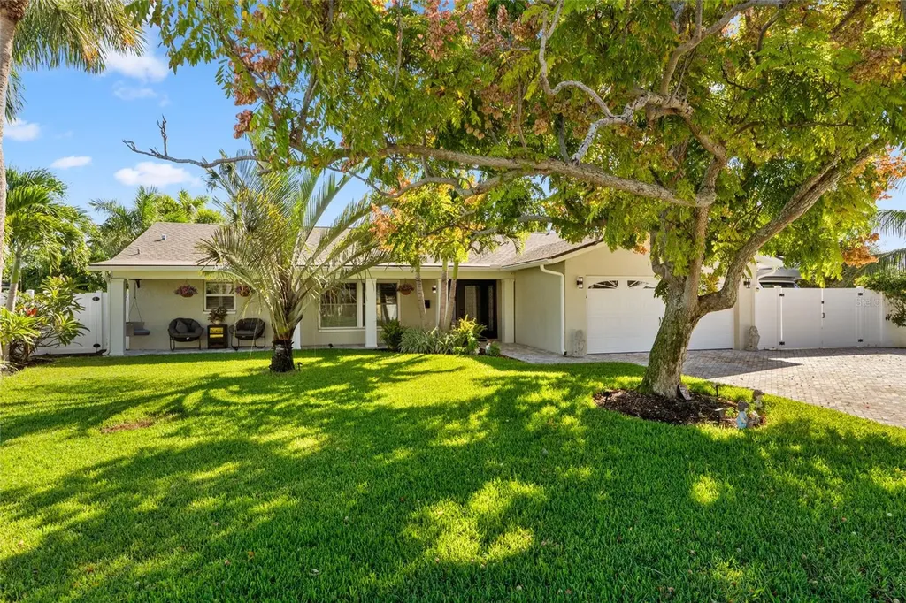 4592 40th Street S St Petersburg FL 33711