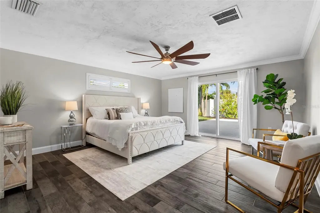 4592 40th Street S St Petersburg FL 33711