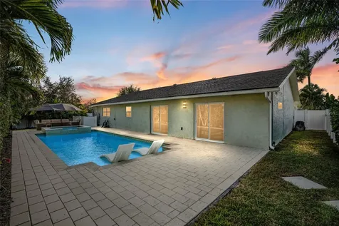 4592 40th Street S St Petersburg FL 33711
