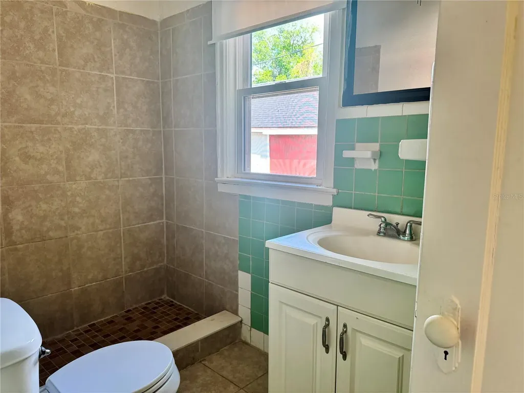 425 E Sessoms Avenue Lake Wales FL 33853