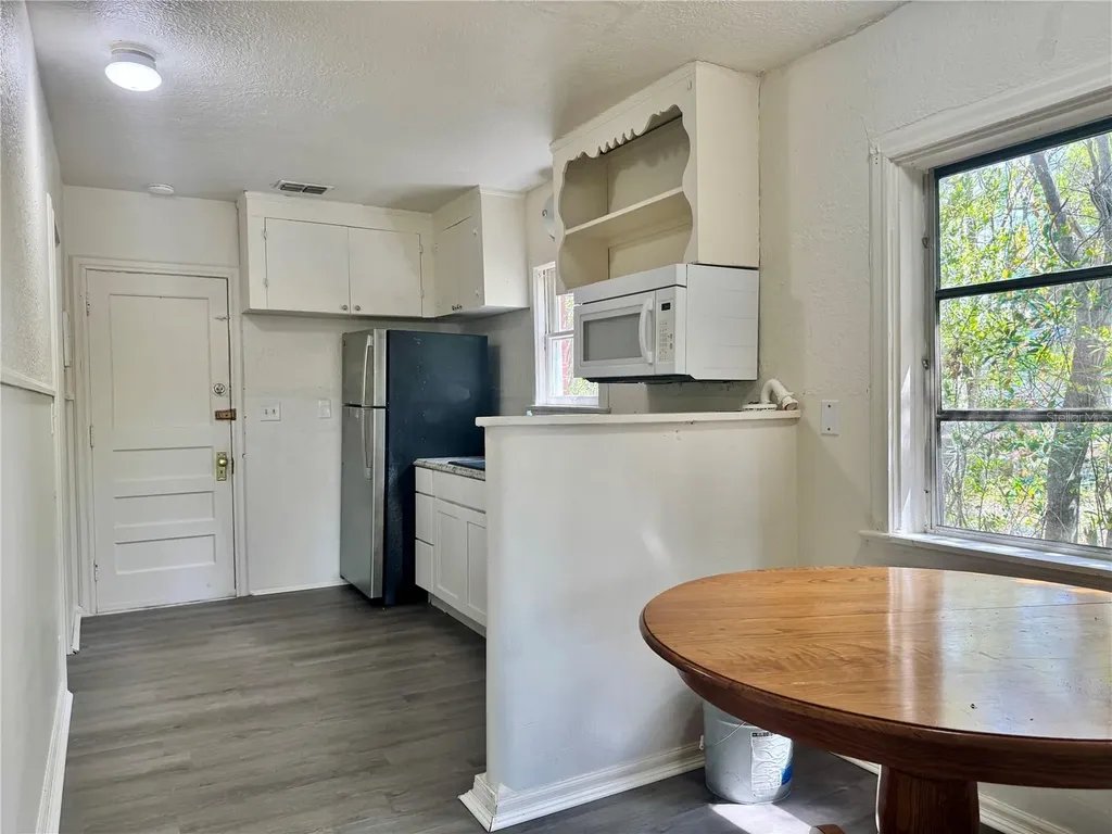 425 E Sessoms Avenue Lake Wales FL 33853