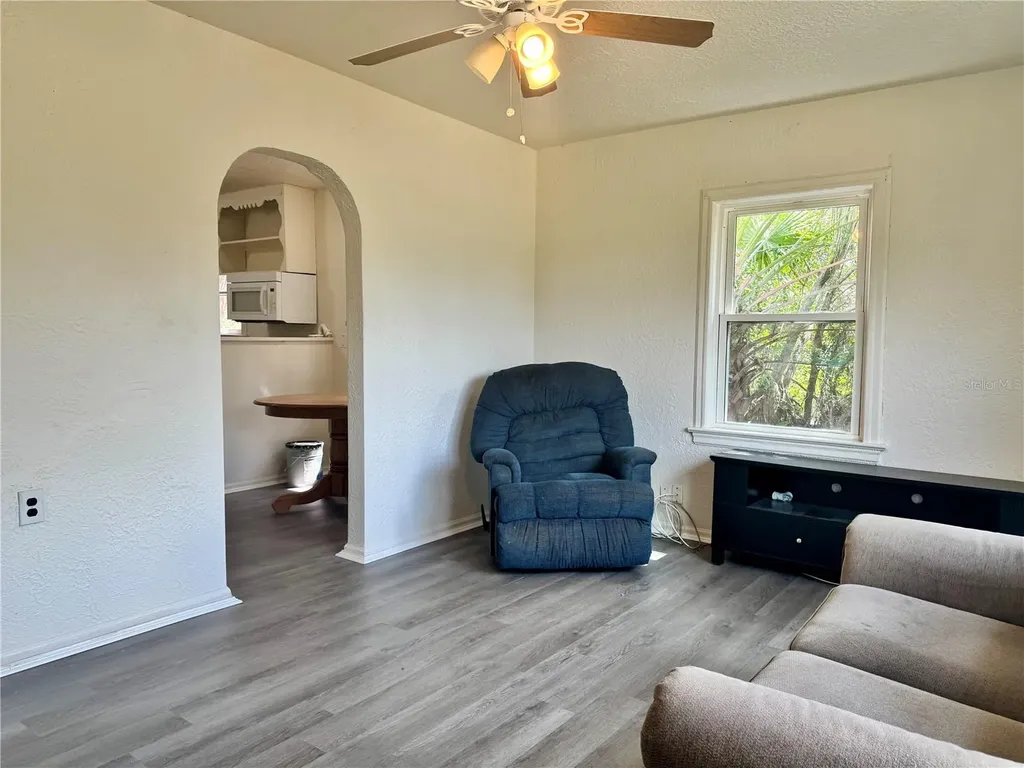 425 E Sessoms Avenue Lake Wales FL 33853