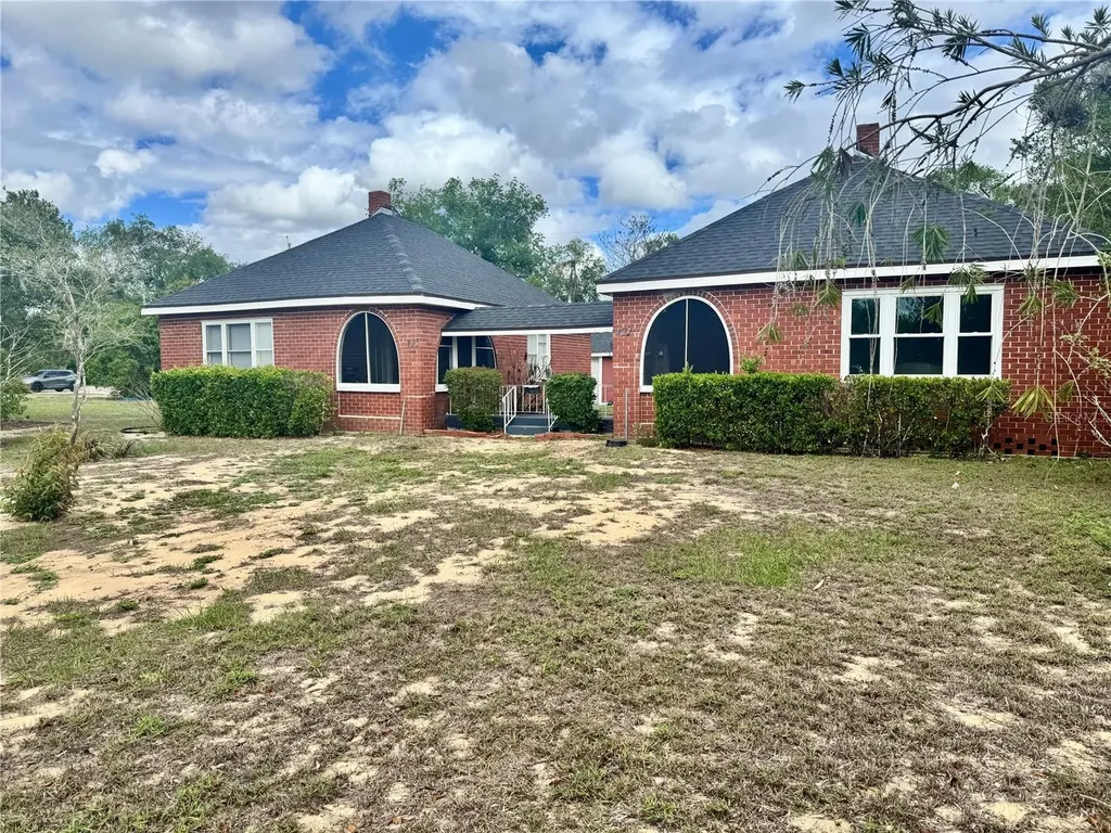 425 E Sessoms Avenue Lake Wales FL 33853