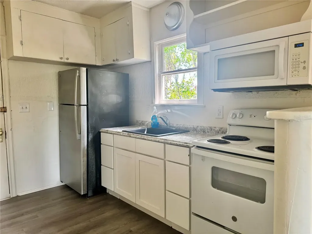 425 E Sessoms Avenue Lake Wales FL 33853