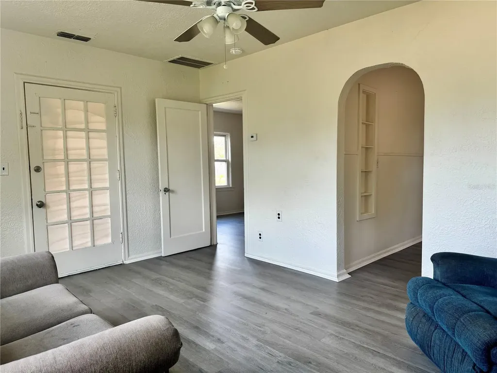 425 E Sessoms Avenue Lake Wales FL 33853