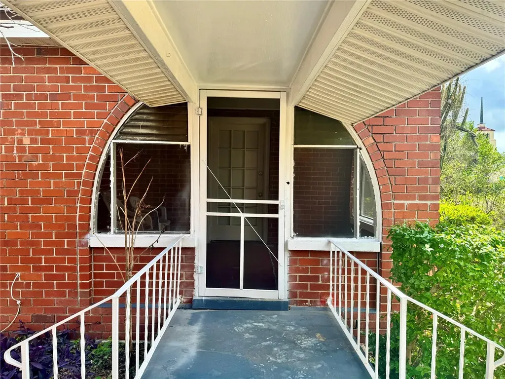 425 E Sessoms Avenue Lake Wales FL 33853