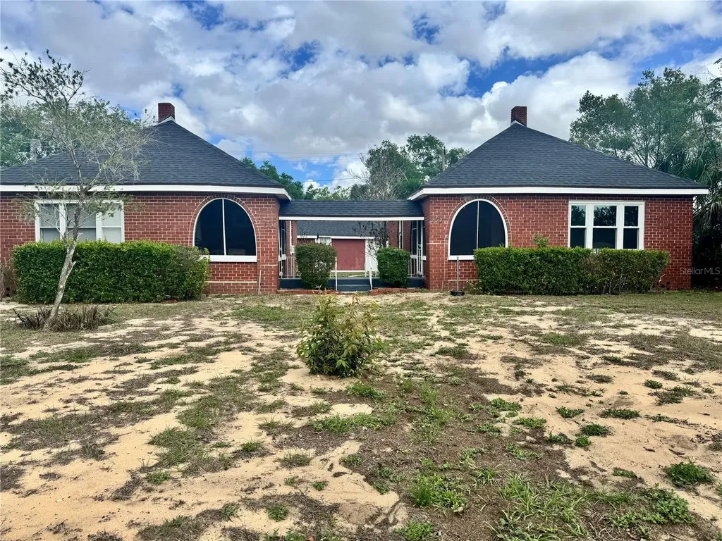 425 E Sessoms Avenue Lake Wales FL 33853