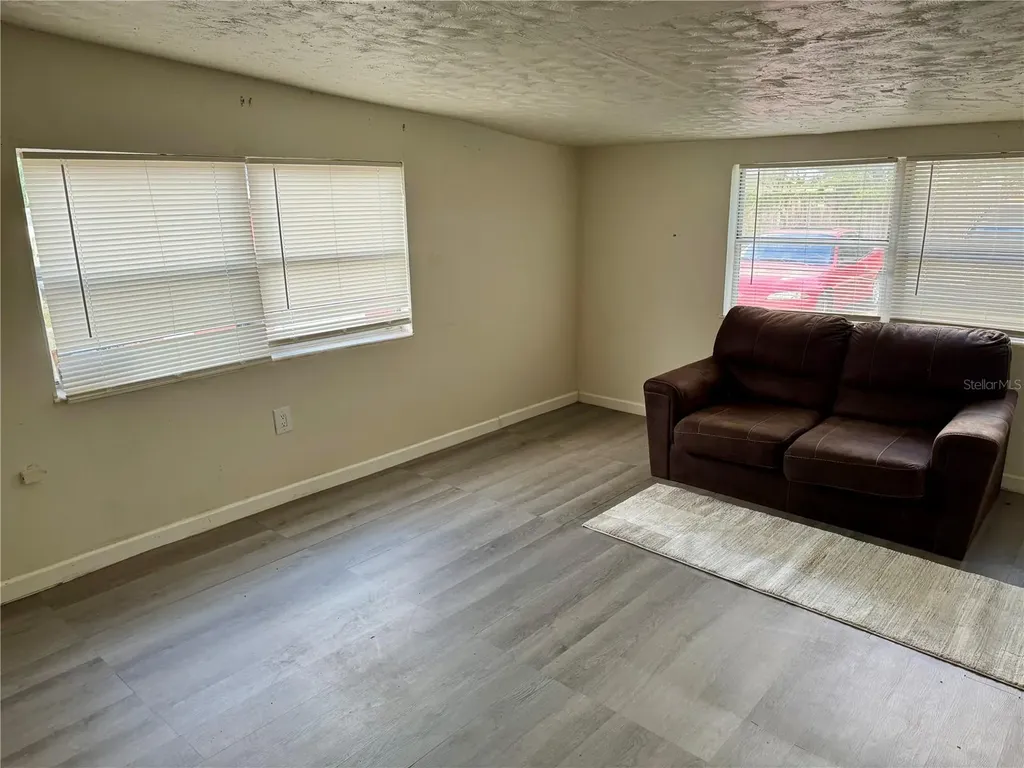 425 E Sessoms Avenue Lake Wales FL 33853