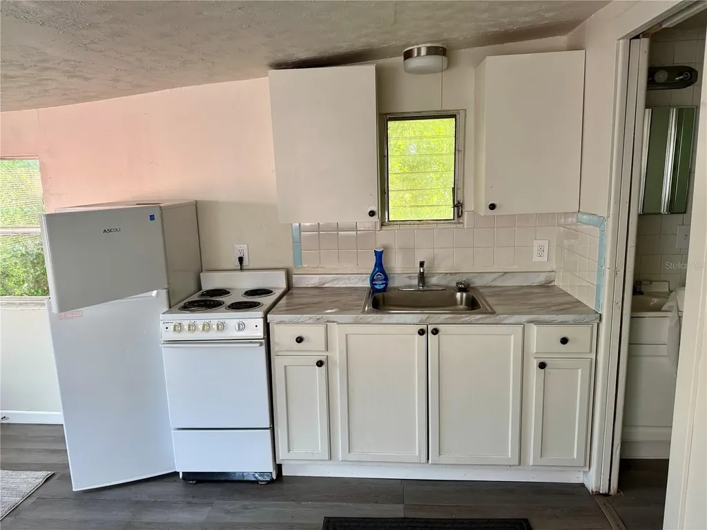 425 E Sessoms Avenue Lake Wales FL 33853