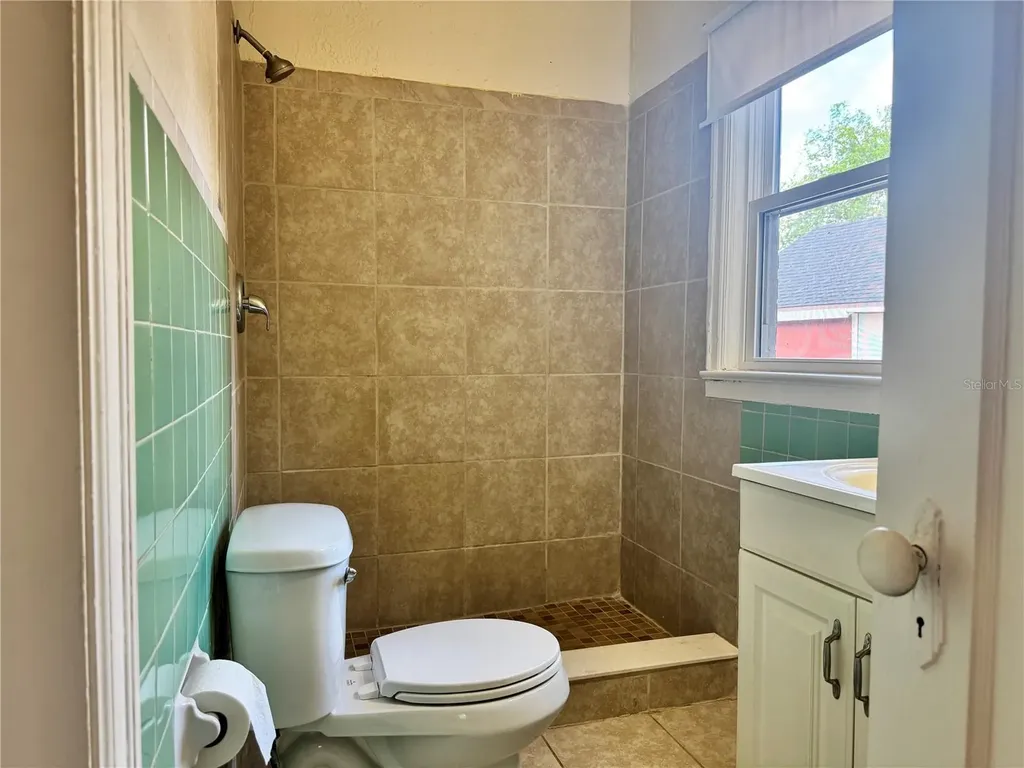 425 E Sessoms Avenue Lake Wales FL 33853