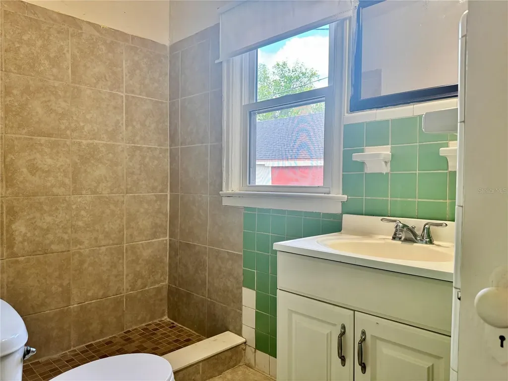 425 E Sessoms Avenue Lake Wales FL 33853