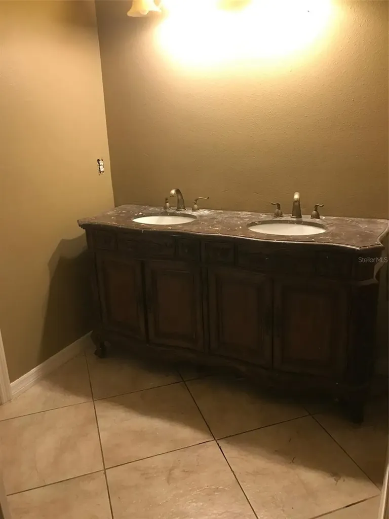 1518 Salem Drive Orlando FL 32807