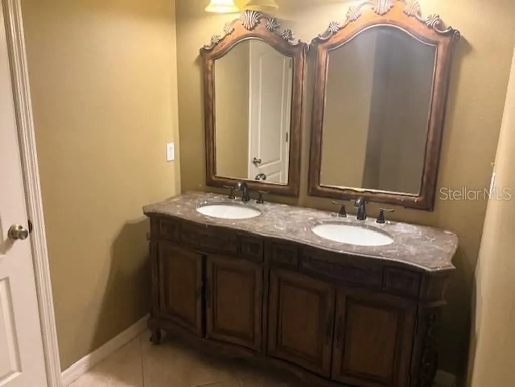 1518 Salem Drive Orlando FL 32807