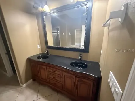 1518 Salem Drive Orlando FL 32807