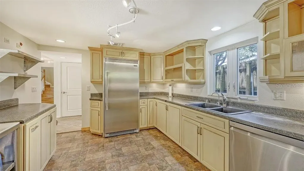 875 Indian Beach Drive Sarasota FL 34234