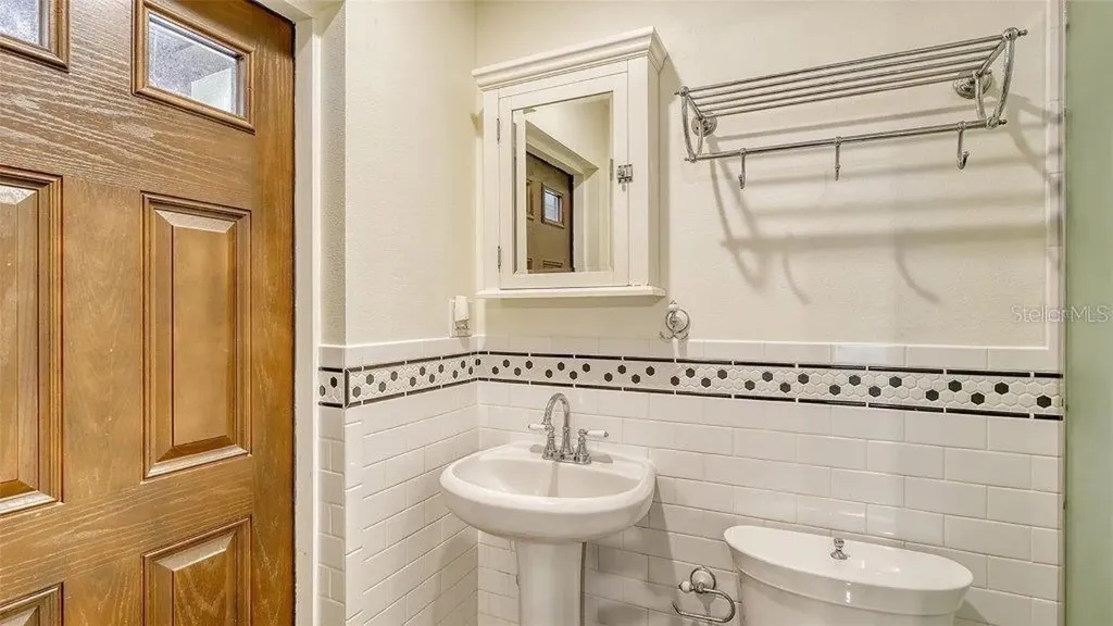 875 Indian Beach Drive Sarasota FL 34234