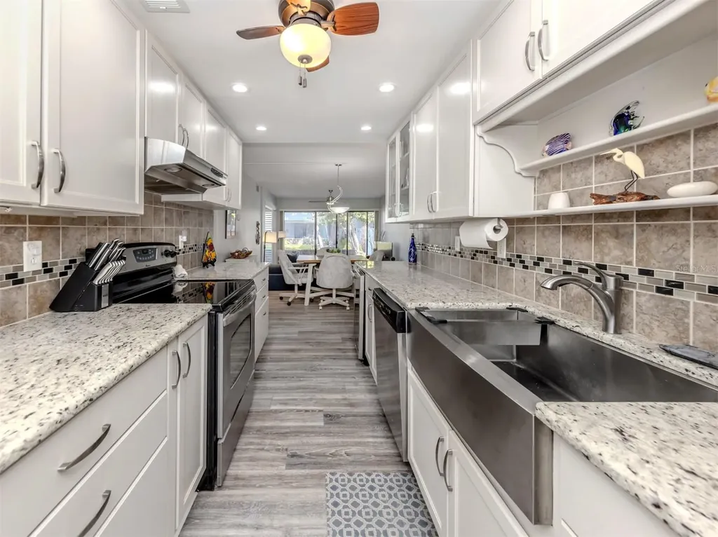1555 Tarpon Center Drive Venice FL 34285