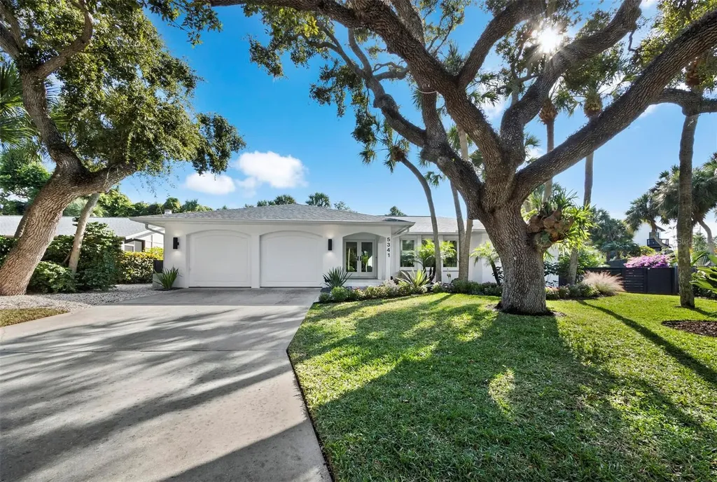 5341 Siesta Court Sarasota FL 34242