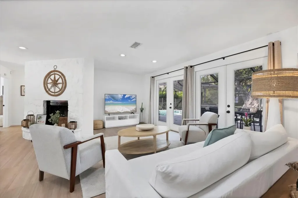 445 Reid Street Sarasota FL 34242