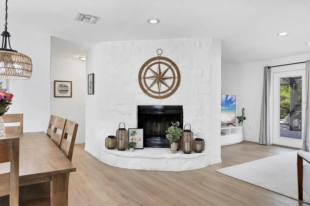 445 Reid Street Sarasota FL 34242