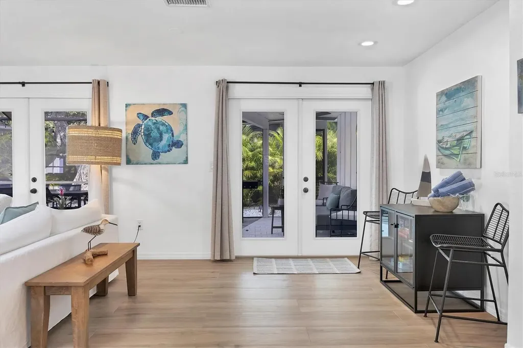 445 Reid Street Sarasota FL 34242