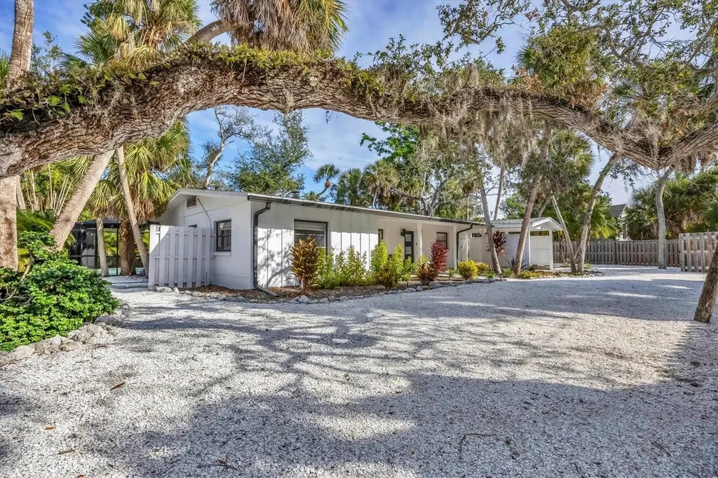 445 Reid Street Sarasota FL 34242