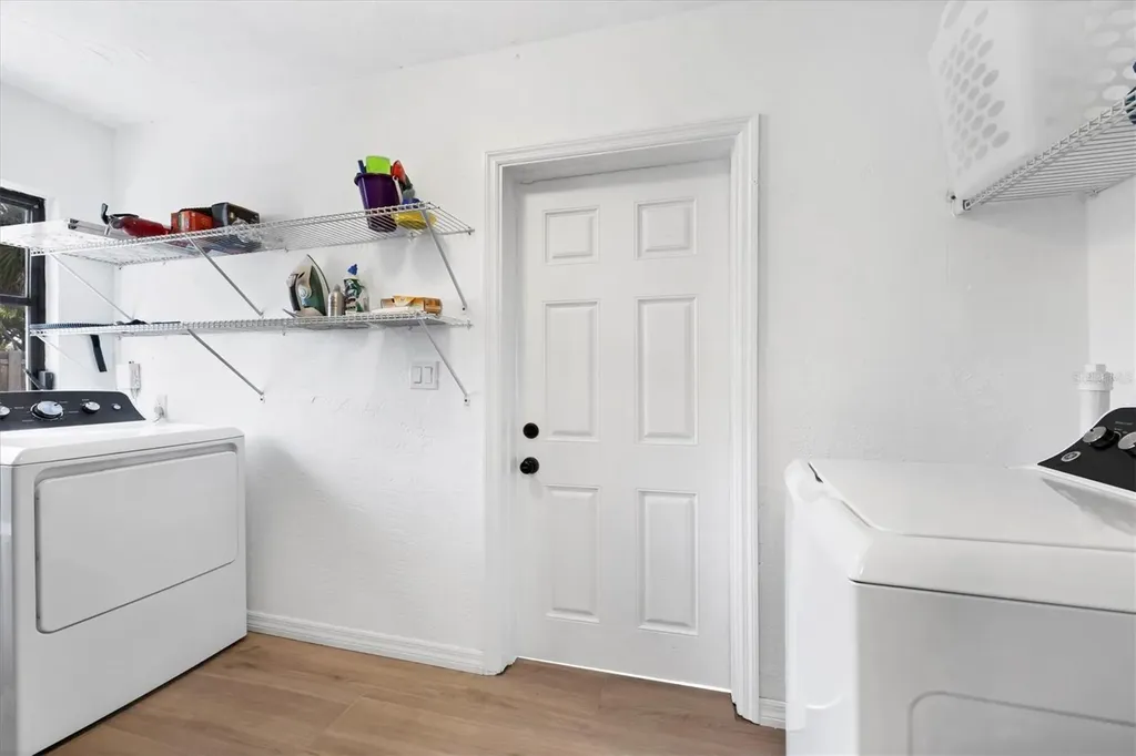 445 Reid Street Sarasota FL 34242