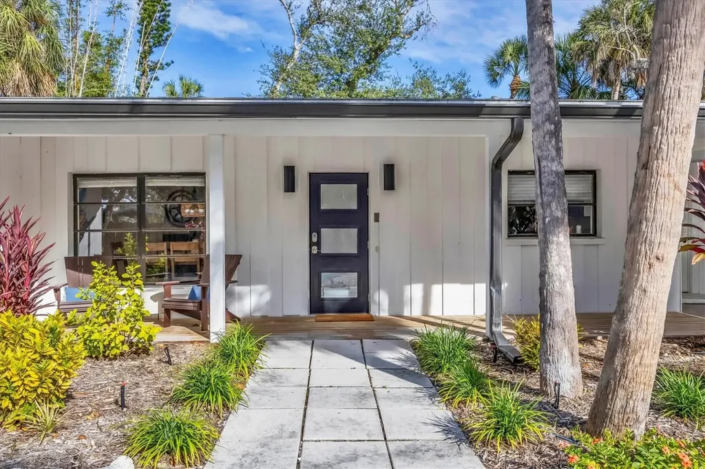 445 Reid Street Sarasota FL 34242